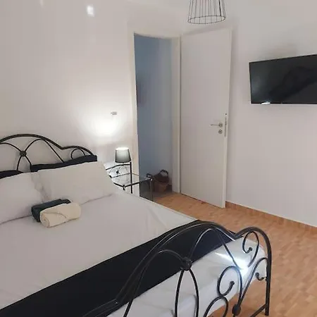 Houlia Home Διαμέρισμα Με Δωρεάν Χώρο Στάθμευσης Stenies Exterior photo