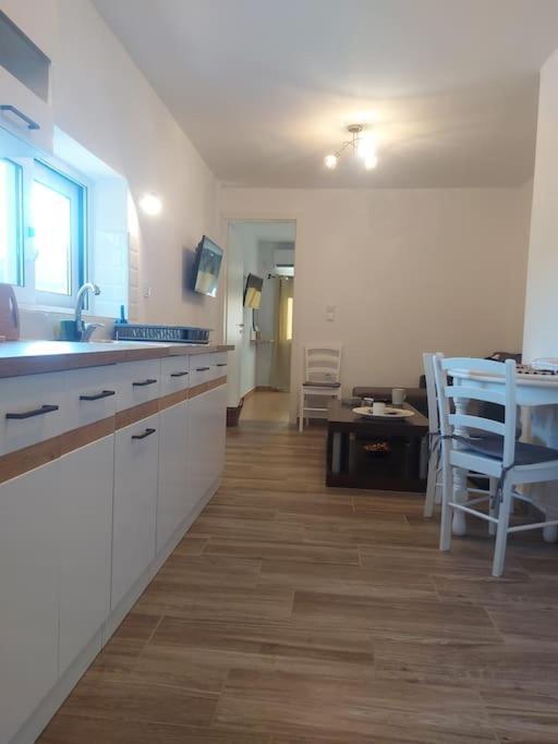 Holiday home Houlia με δωρεάν χώρο στάθμευσης Stenies