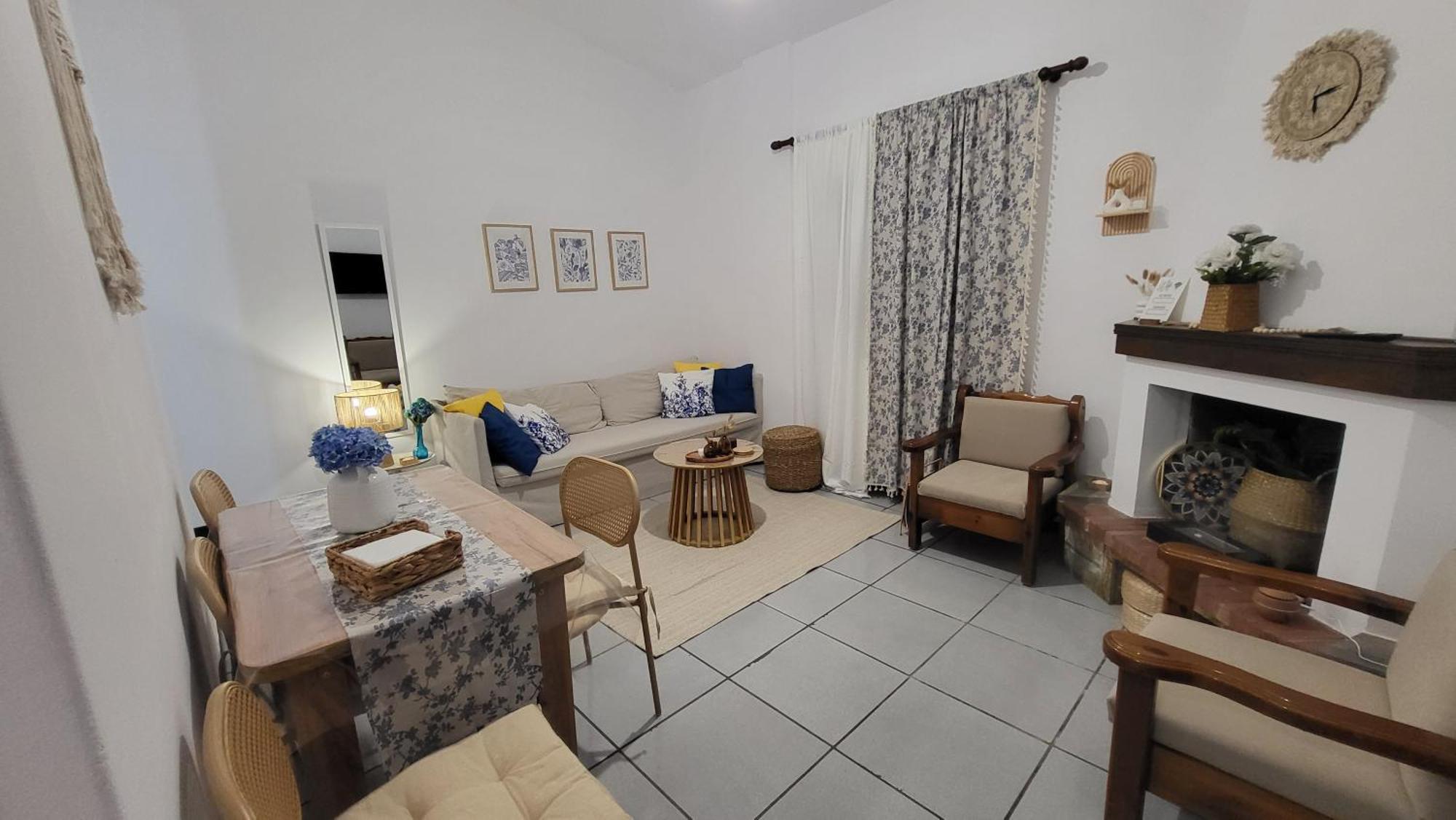 Houlia με δωρεάν χώρο στάθμευσης