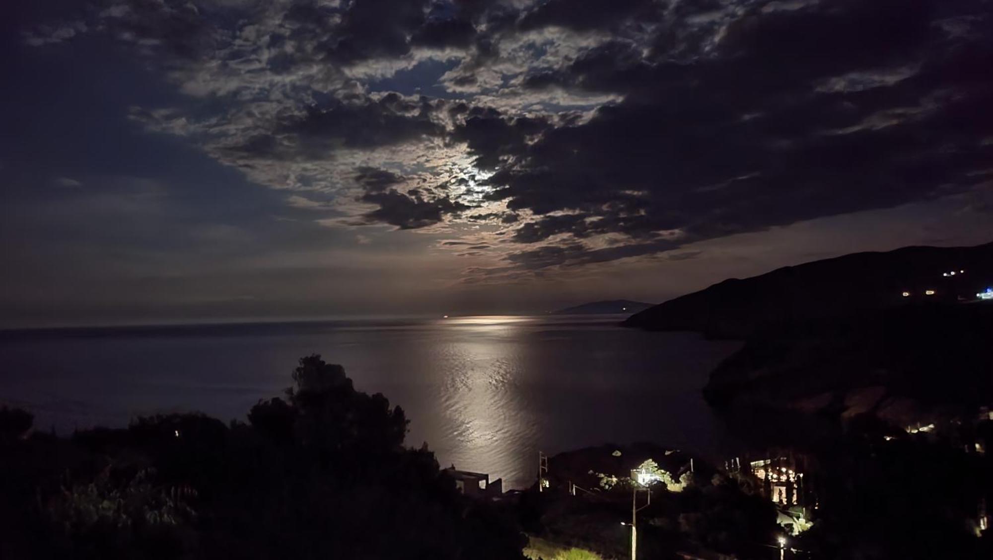 Houlia με δωρεάν χώρο στάθμευσης